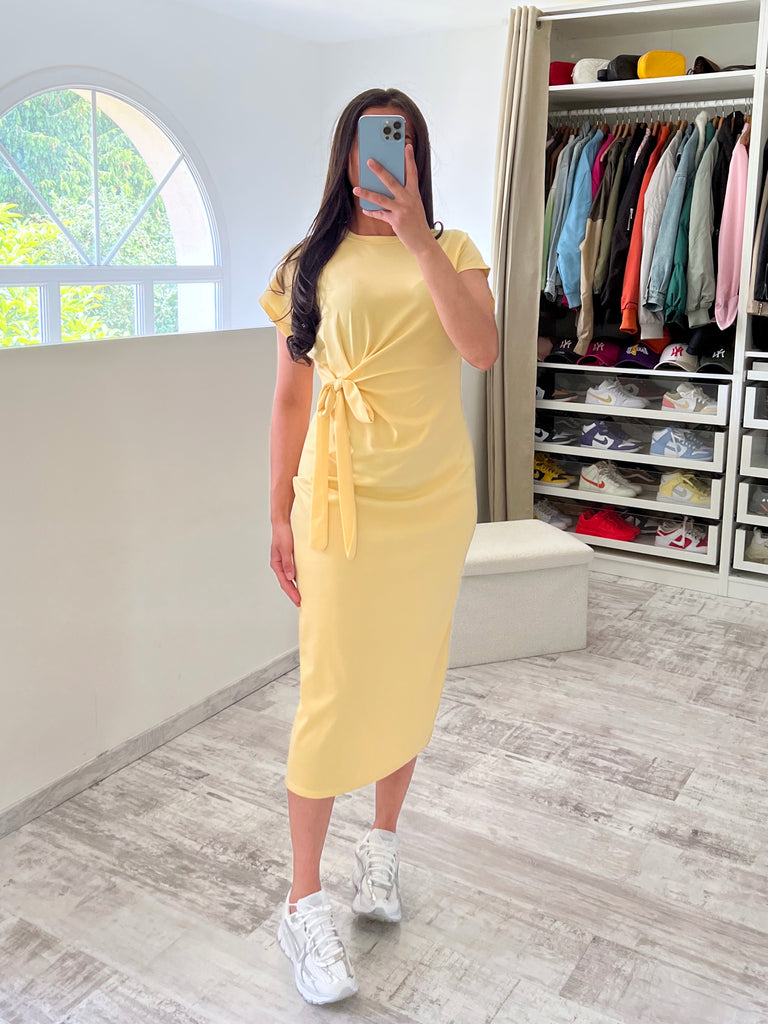 Robe À Noeud Jaune
