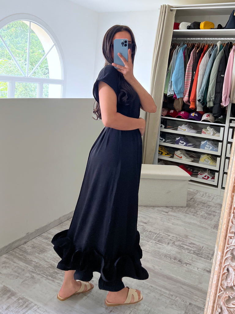 Robe À Ceinture Et Bas Volants Noir