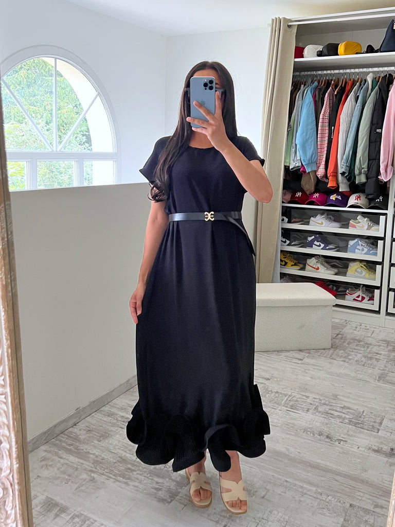 Robe À Ceinture Et Bas Volants Noir