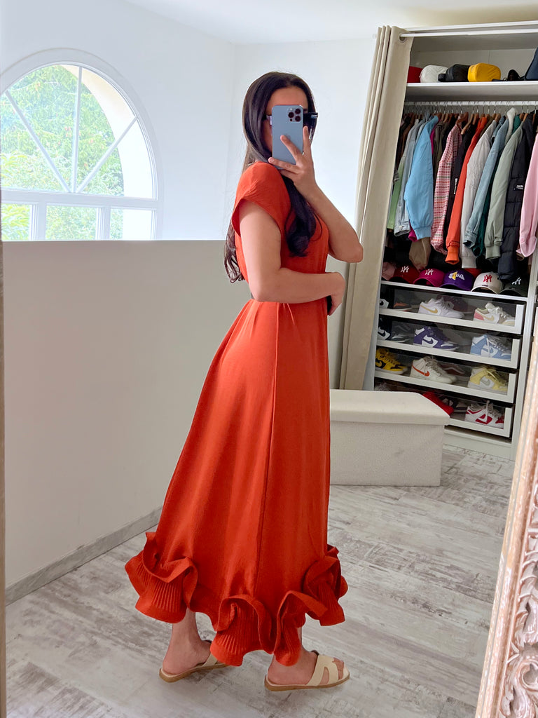 Robe À Ceinture Et Bas Volants Brique