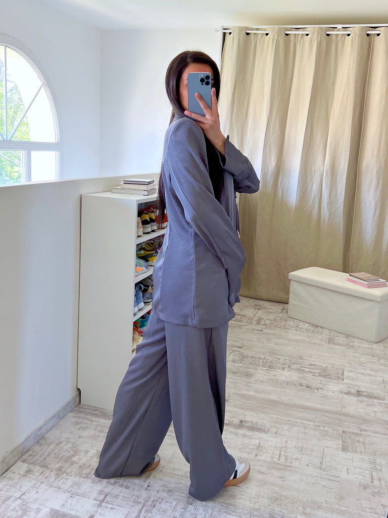 Ensemble Fluide À Boutons Dorés Gris