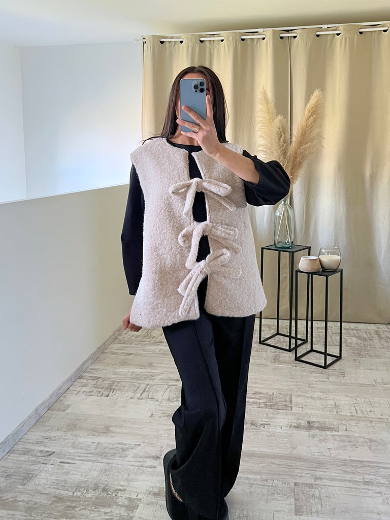Gilet Moumoute Sans Manches À Noeuds Beige